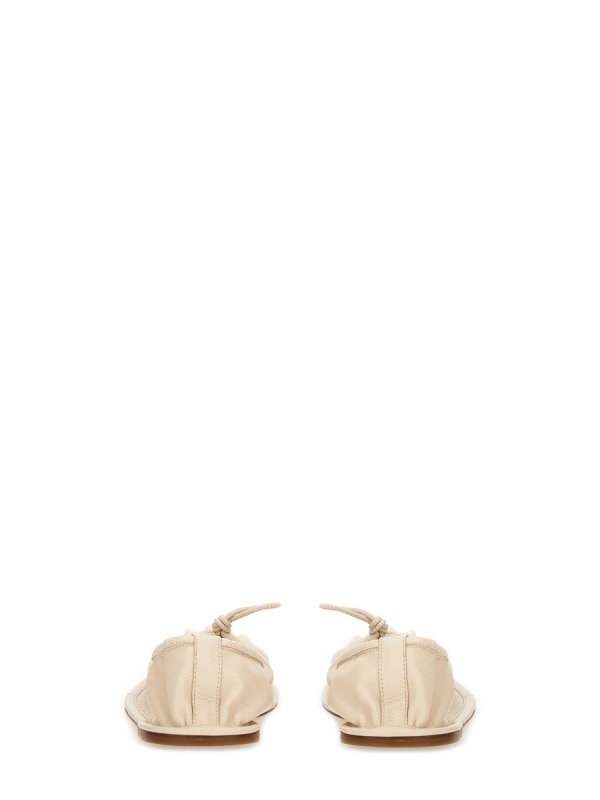 フラットシューズ - ベージュ shop online: HEREU