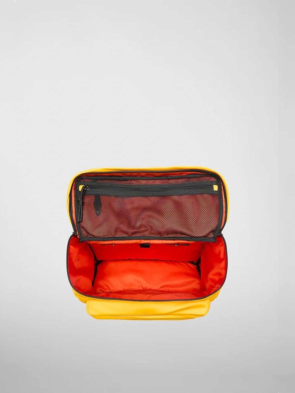 Backpack shop online: DONE