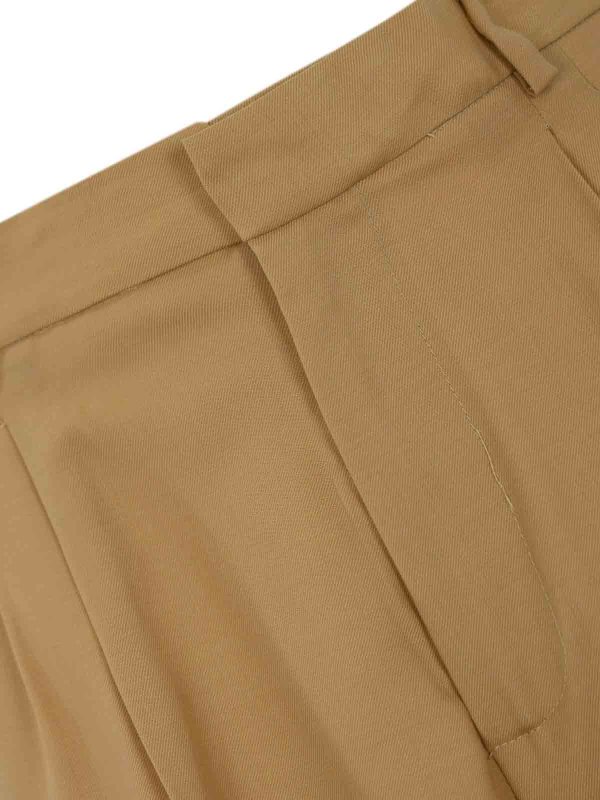 The Best Shops AMARANTO: pantaloni shorts - Bermuda Shorts con pieghe