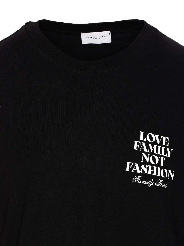 T-shirt logo Replica 
online: FAMILY FIRST