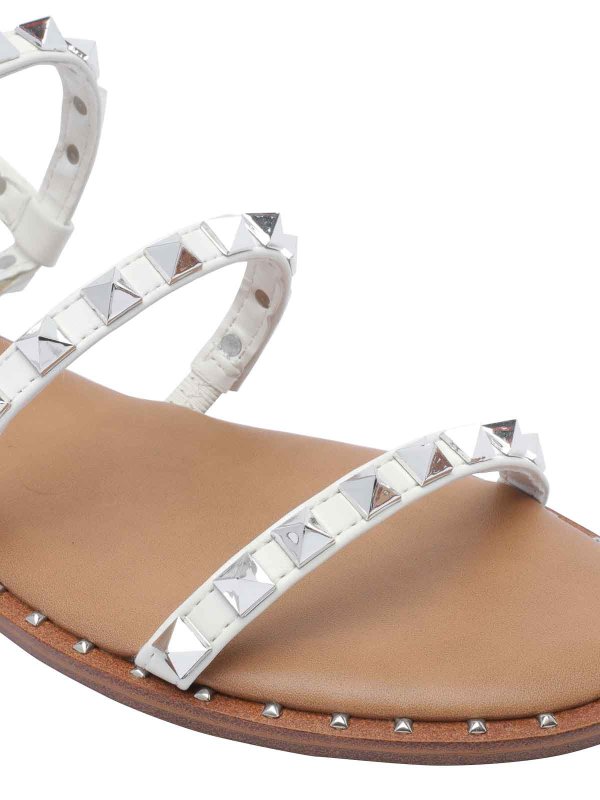 Travel Sandals shop online: Steve Madden