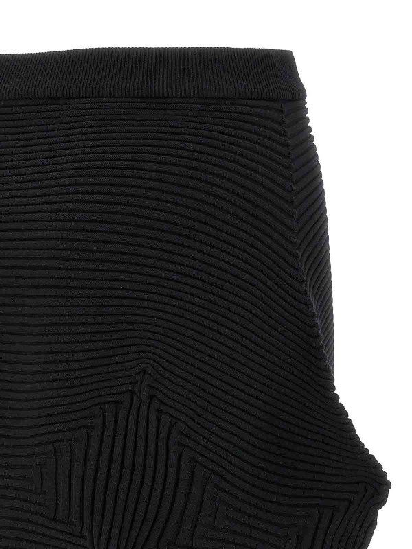 膝丈/ミディスカート - 黒 shop online: PLEATS PLEASE ISSEY MIYAKE