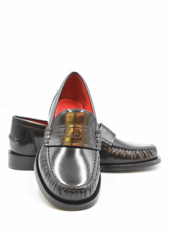 ローファー - 黒 shop online: FERRAGAMO