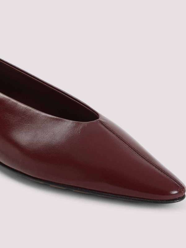 フラットシューズ - 赤 shop online: BOTTEGA VENETA