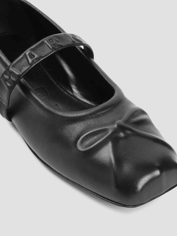 フラットシューズ - 黒 shop online: Marni