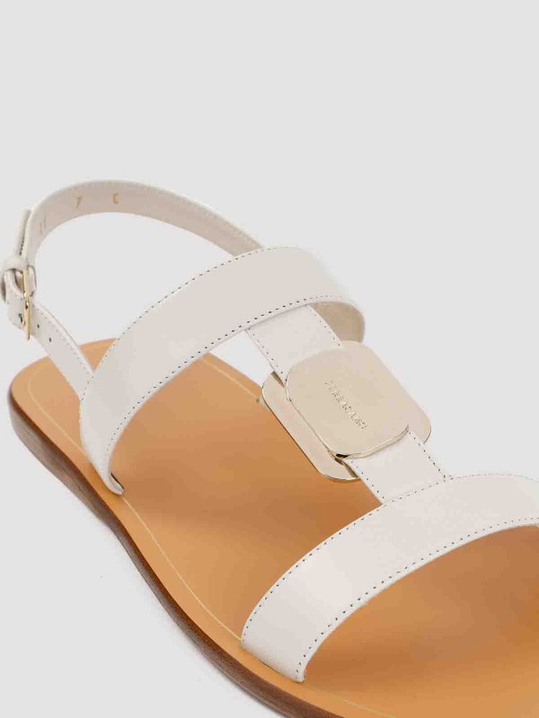 サンダル - 白 shop online: FERRAGAMO