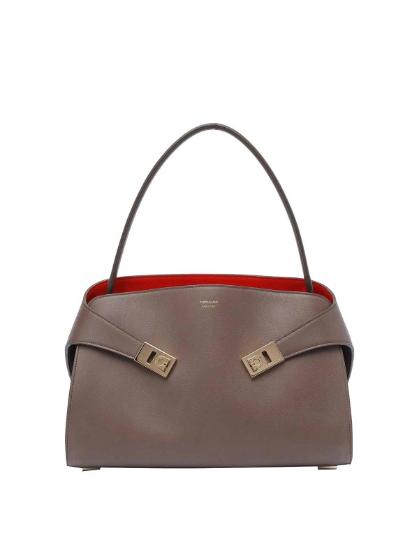 FERRAGAMO: ショルダーバッグ - ショルダーバッグ - ブラウン