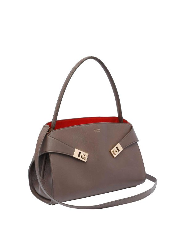 FERRAGAMO: ショルダーバッグ online - ショルダーバッグ - ブラウン