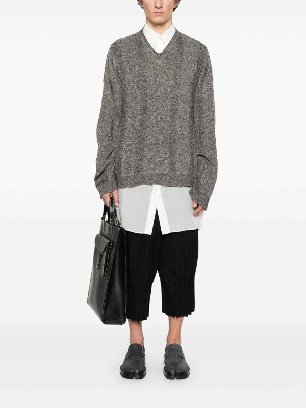 Maison Margiela: crew necks online - V-Neck Skintwear In Grey Linen And Cotton