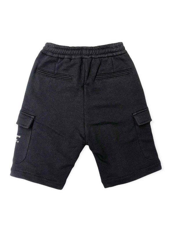 Paolo Pecora: Shorts online - Short - Noir