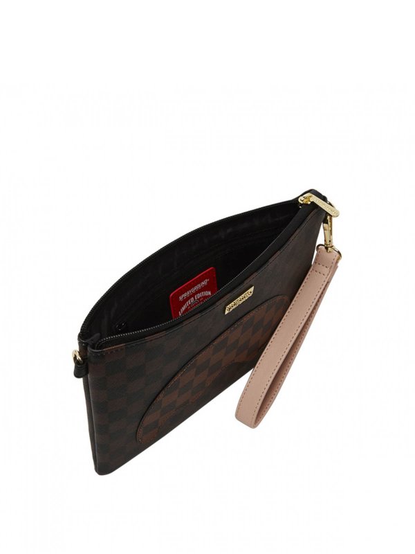 Clutch - Bunt Replica 
online: SPRAYGROUND