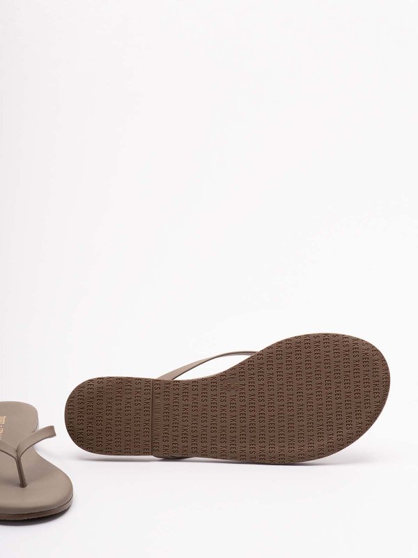 Flip Flip Replica 
online: TKEES