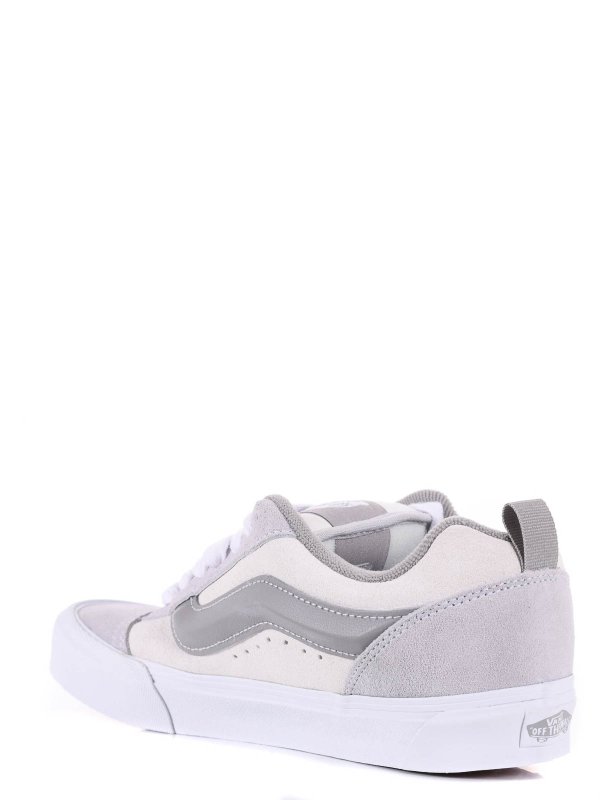 Sneaker shop online: VANS