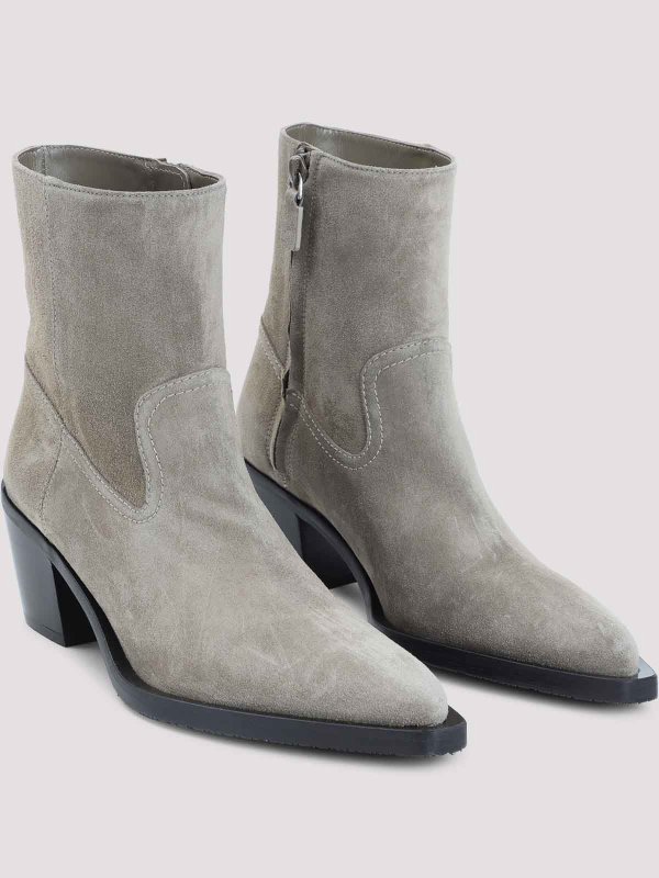The Best Shops Stuart Weitzman: boots - Tate Boots