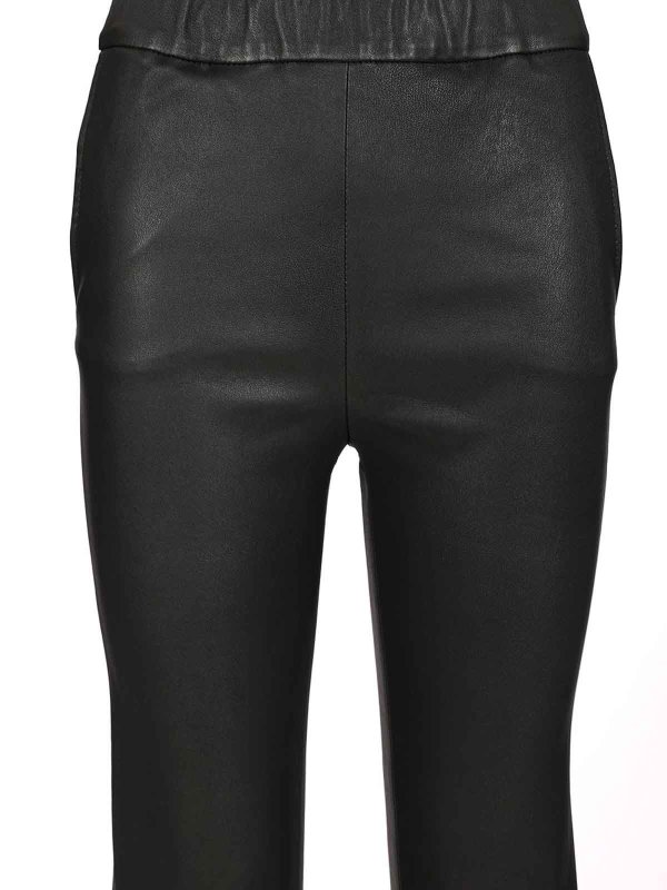 Short - Noir Replica 
online: ARMA