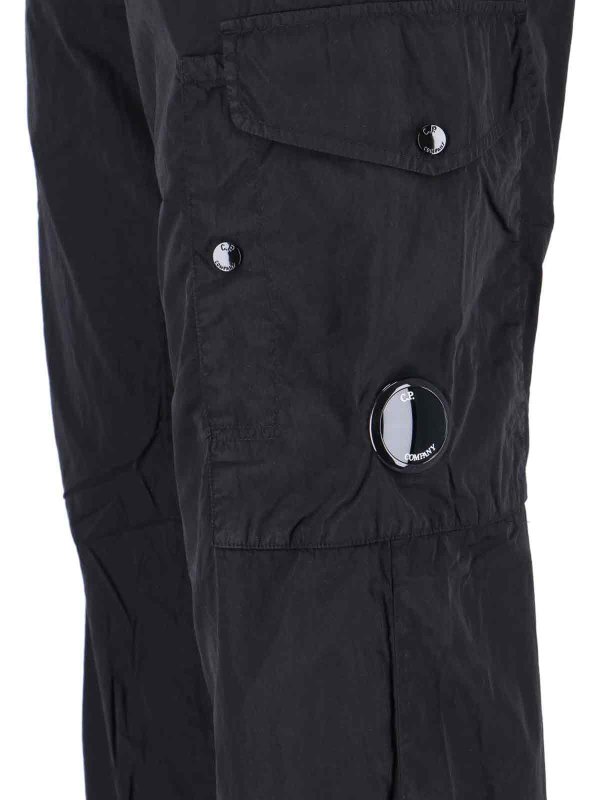カジュアルパンツ - 黒 shop online: C.P. COMPANY