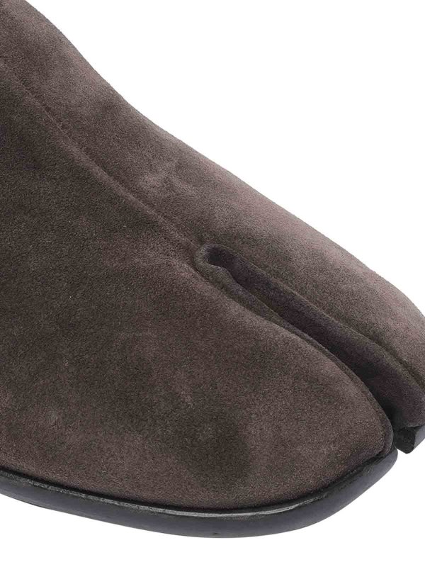 Brown Tabi Loafers shop online: Maison Margiela