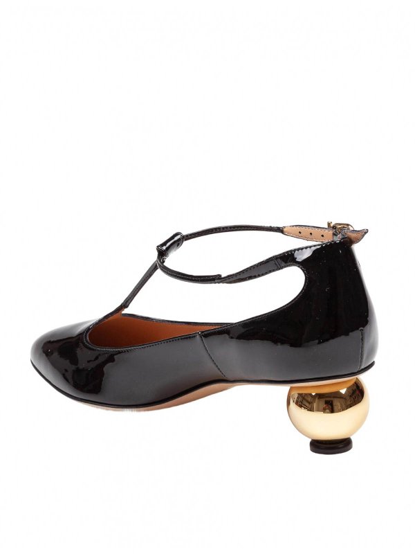Pumps - Schwarz shop online: SALVATORE FERRAGAMO