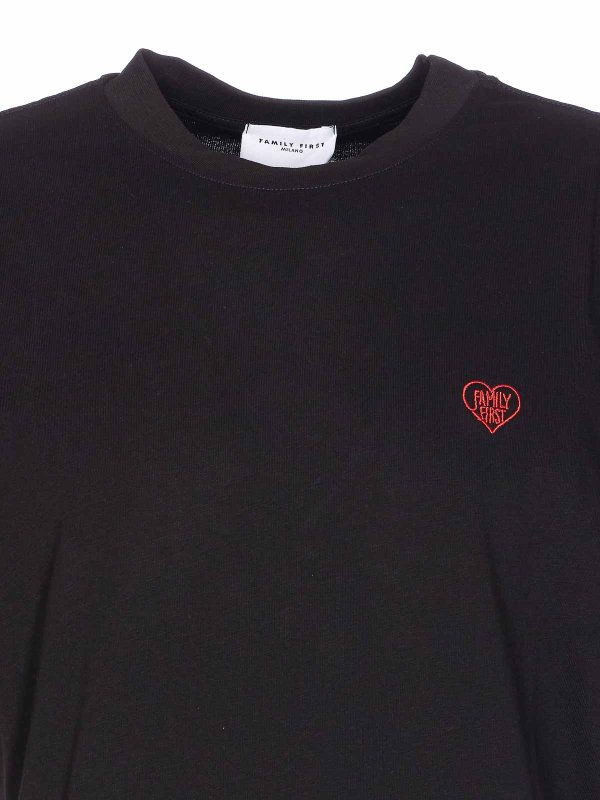 T-Shirt - Schwarz shop online: FAMILY FIRST