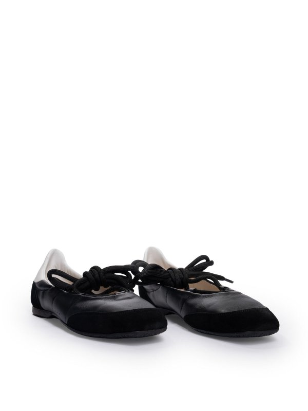 フラットシューズ - 黒 shop online: PATRIZIA PEPE