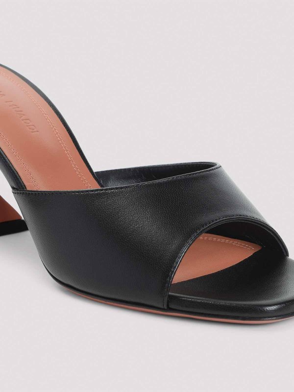 Lupita 70 Slippers shop online: AMINA MUADDI