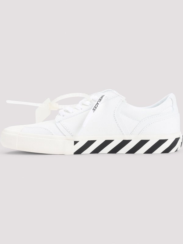 OFF-WHITE: Chaussures de sport online - Baskets - Blanc