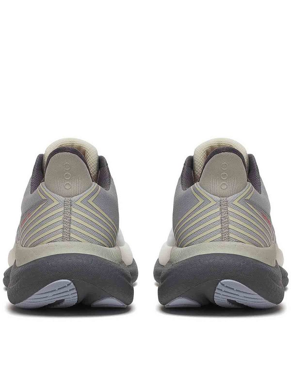 Triumph 23 shop online: SAUCONY