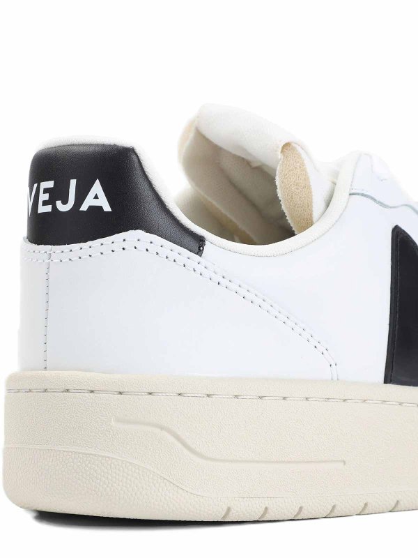 Sneakers shop online: VEJA