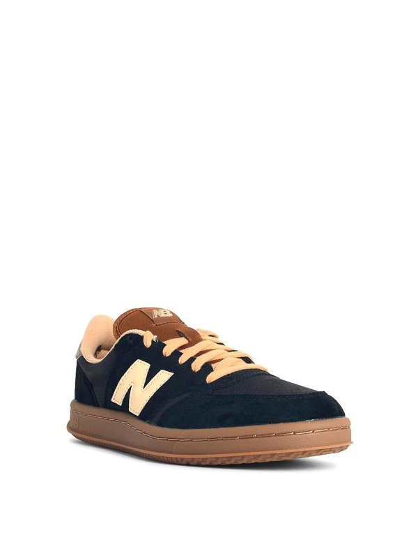 NEW BALANCE: sneakers online - Sneaker in pelle scamosciata nera T500