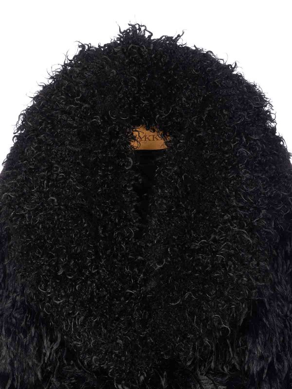 Cappotto in pelliccia sintetica Tavi nera shop online: JAKKE