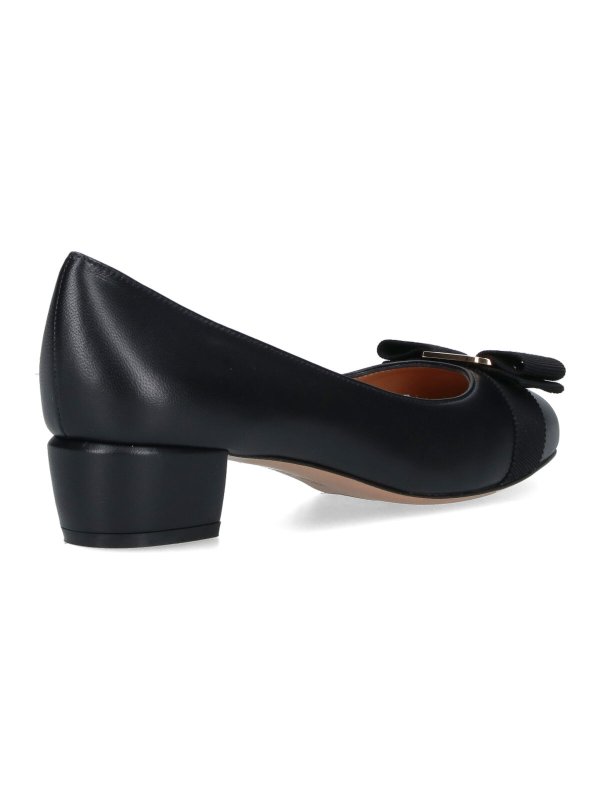 Pumps - Schwarz shop online: FERRAGAMO
