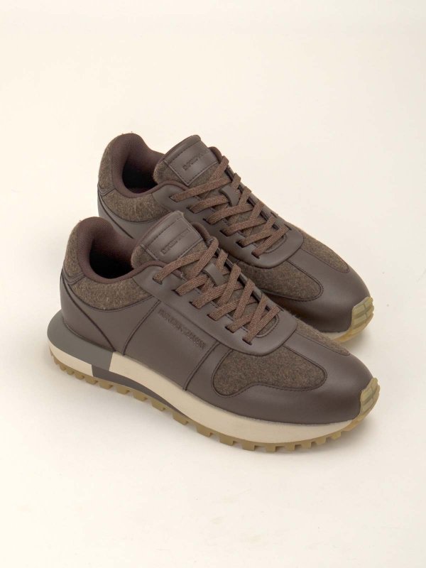 EMPORIO ARMANI: Chaussures de sport online - Baskets - Marron