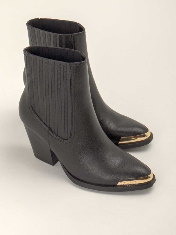 Versace Jeans Couture: tronchetti online - Stivaletti