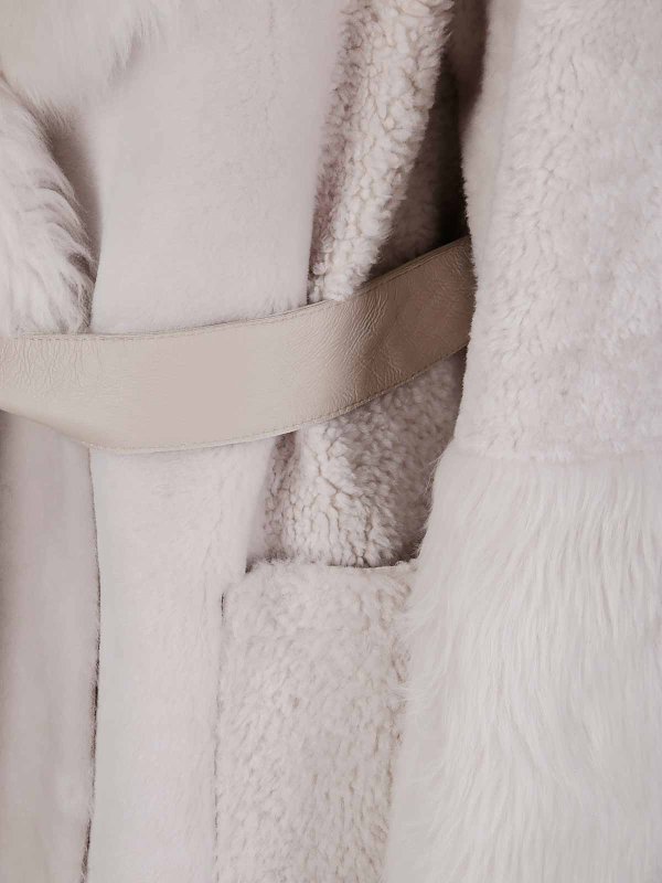 The Best Shops DESA 1972: Abrigos de borreguito y piel  - Abrigo De Piel - Blanco