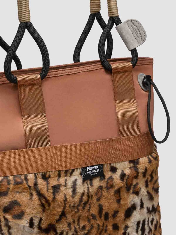 The Best Shops FLOWER MOUNTAIN: Sacs à main - Sac Cabas - Marron