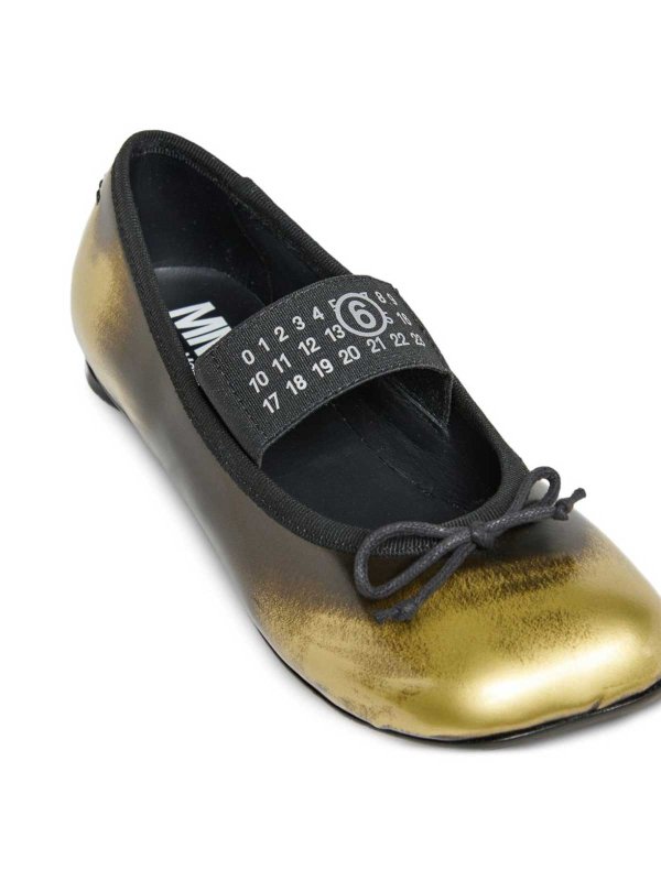 フラットシューズ - 黒 shop online: MM6 MAISON MARGIELA