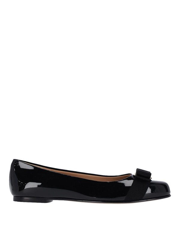 FERRAGAMO: フラットシューズ - フラットシューズ - 黒