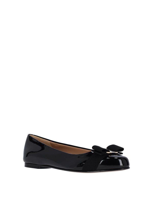 FERRAGAMO: フラットシューズ online - フラットシューズ - 黒