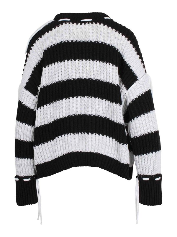 SSHEENA: crew necks online - Layered V-Neck Sweater