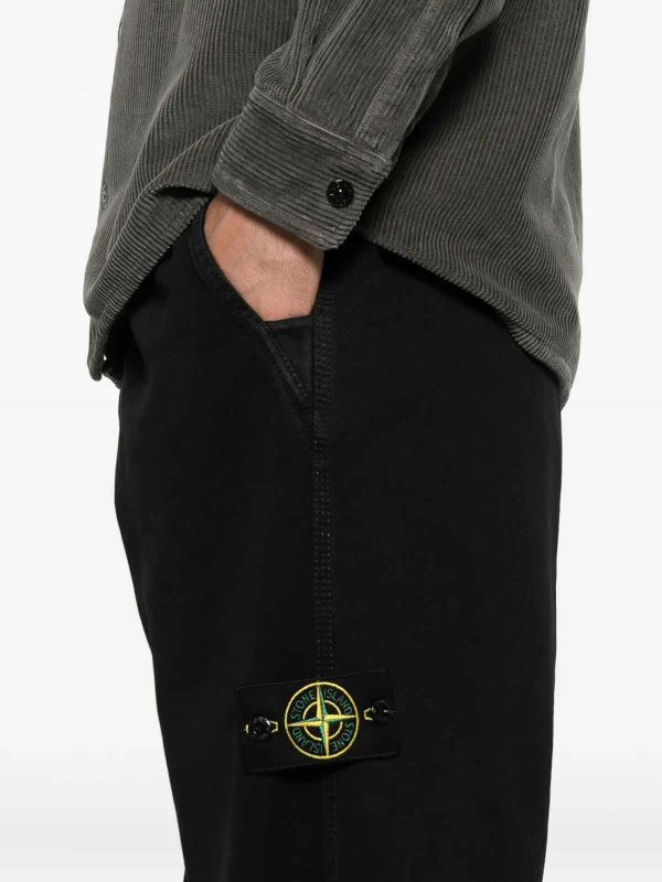 カジュアルパンツ - 黒 shop online: STONE ISLAND