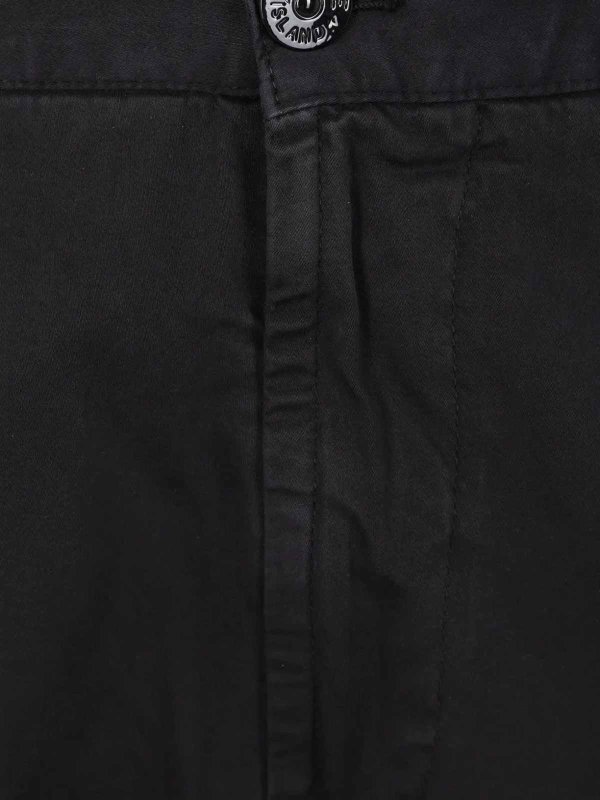 カジュアルパンツ - 黒 shop online: STONE ISLAND