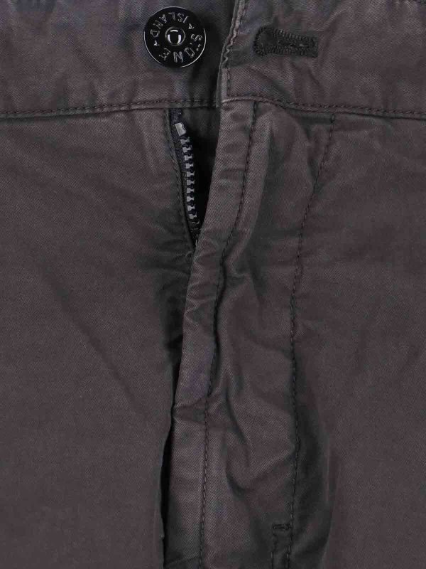 カジュアルパンツ - グレー shop online: STONE ISLAND