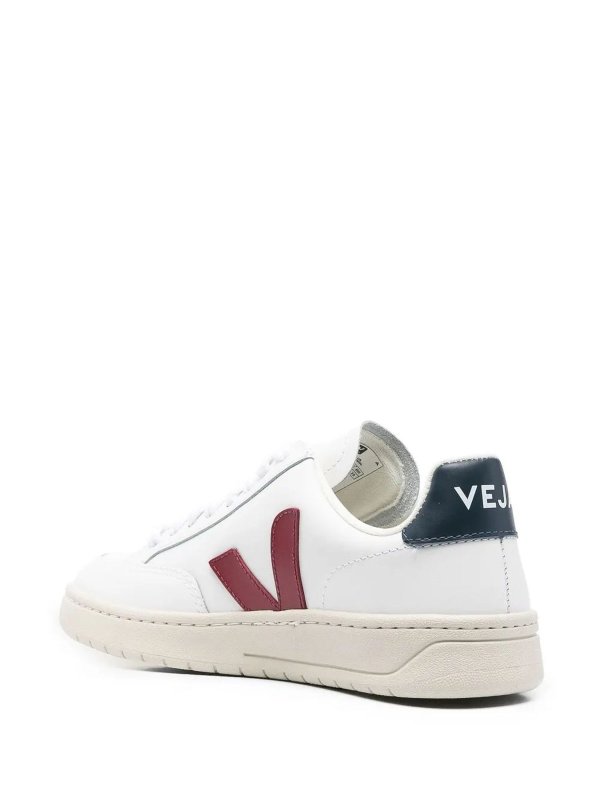 Sneakers shop online: VEJA