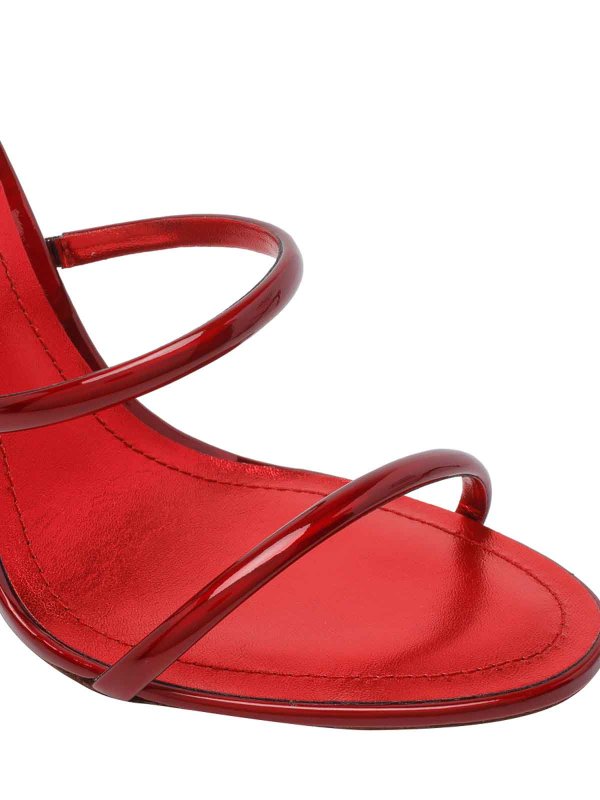 パンプス - 赤 shop online: RENE CAOVILLA