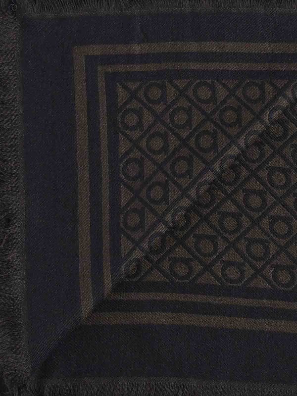 SALVATORE FERRAGAMO: スカーフ online - スカーフ - 赤