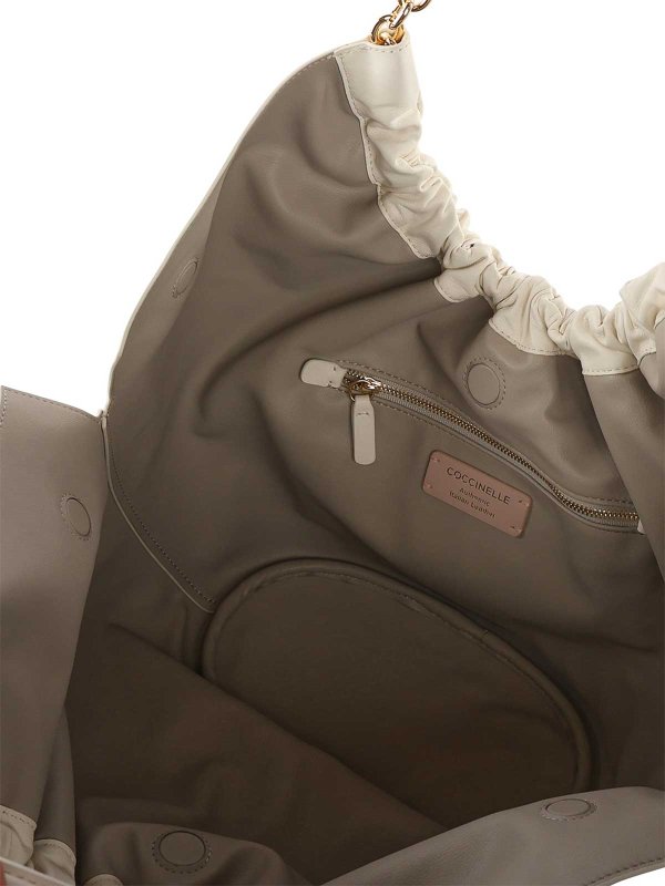 トートバッグ - ベージュ shop online: COCCINELLE