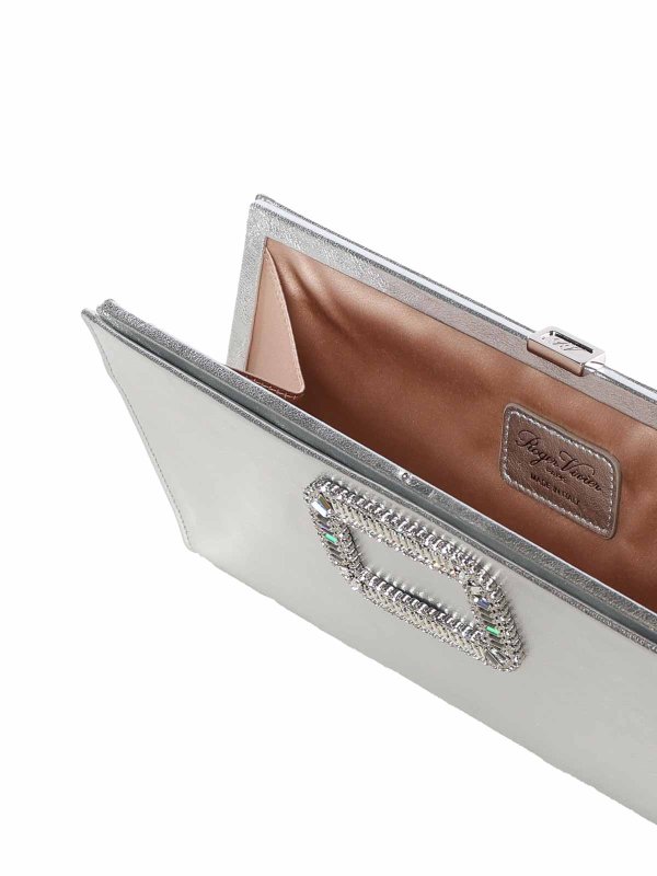 クラッチバッグ - 銀 shop online: ROGER VIVIER