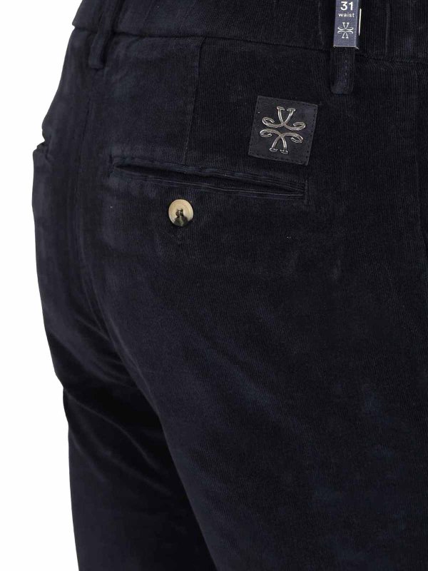 カジュアルパンツ - ブルー shop online: JACOB COHEN