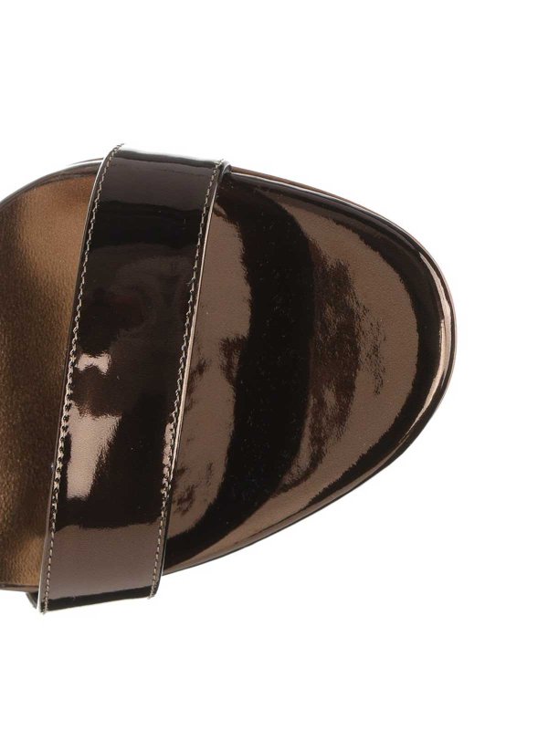 サンダル - Everlasting Red Replica 
online: CHRISTIAN LOUBOUTIN