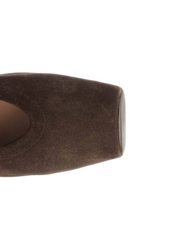 フラットシューズ - ブラウン shop online: Alaïa